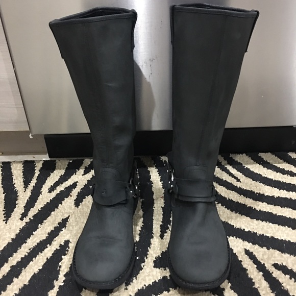 Kenneth Cole REACTION Boots - Picture 3 of 8